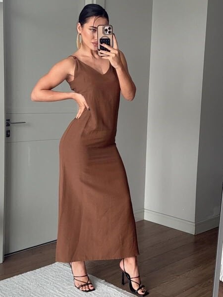 Boncuk Sırt Dekolteli Keten Karışım Uzun Elbise