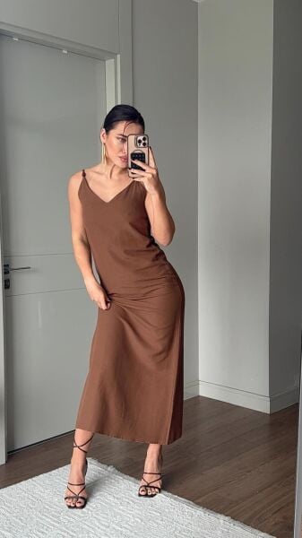 Boncuk Detaylı Uzun Elbise