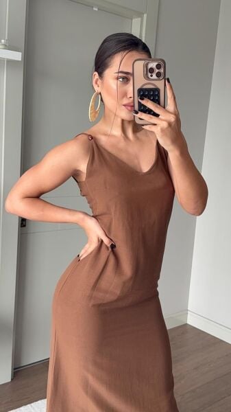 Boncuk Detaylı Uzun Elbise