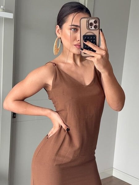 Boncuk Sırt Dekolteli Keten Karışım Uzun Elbise