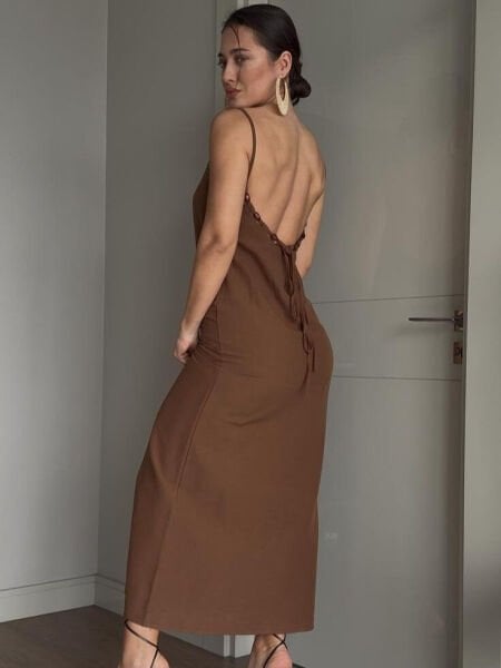 Boncuk Sırt Dekolteli Keten Karışım Uzun Elbise