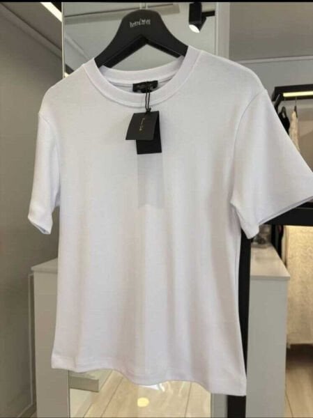 Kırık Beyaz Basic T-shirt