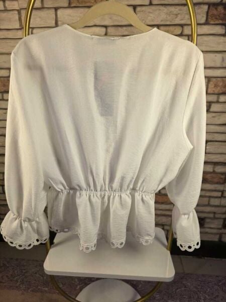 Beyaz Nakış Detaylı Önden Bağlamalı Gömlek