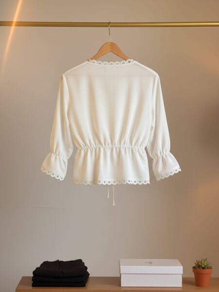 Beyaz Nakış Detaylı Önden Bağlamalı Gömlek