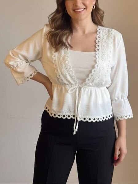 Beyaz Nakış Detaylı Önden Bağlamalı Gömlek