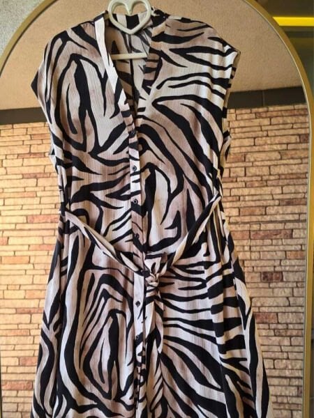 Zebra Desenli Kemerli Kahverengi Elbise