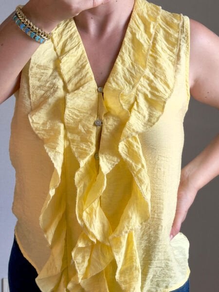 Sarı Fırfırlı Kolsuz Gömlek