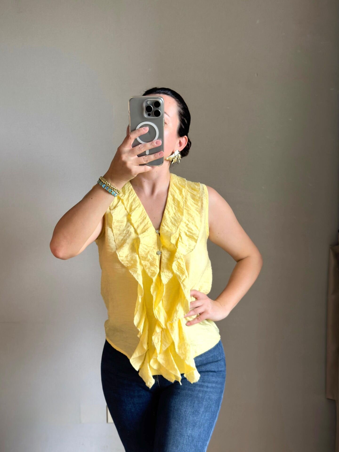 Sarı Fırfırlı Kolsuz Gömlek