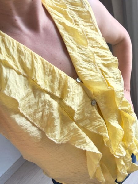 Sarı Fırfırlı Kolsuz Gömlek