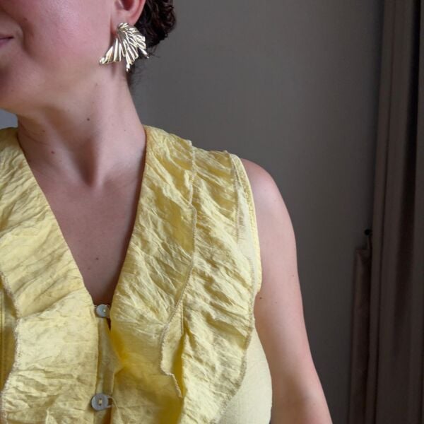 Sarı Fırfırlı Kolsuz Gömlek