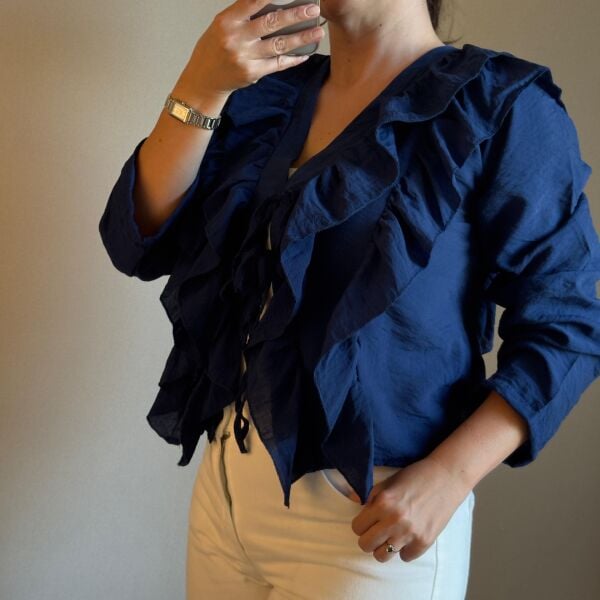 Önden Bağlamalı Fırfırlı Kadın Gömlek – Lacivert
