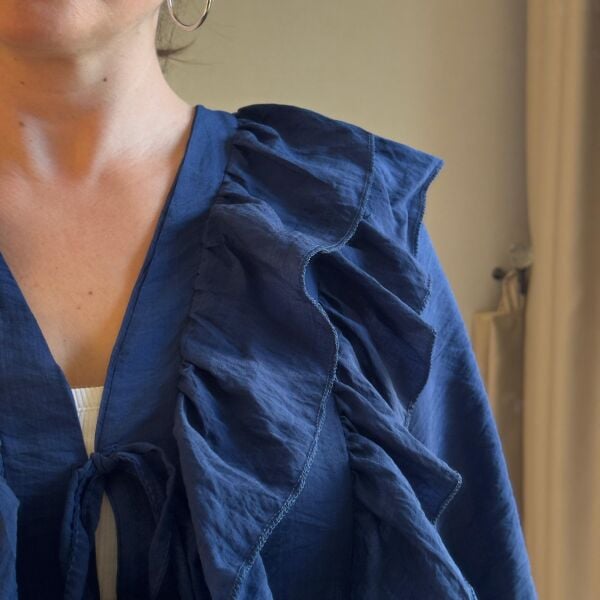 Önden Bağlamalı Fırfırlı Kadın Gömlek – Lacivert