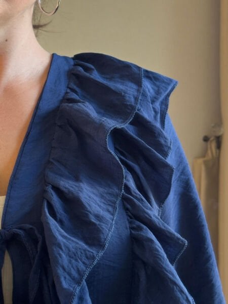 Önden Bağlamalı Fırfırlı Kadın Gömlek – Lacivert