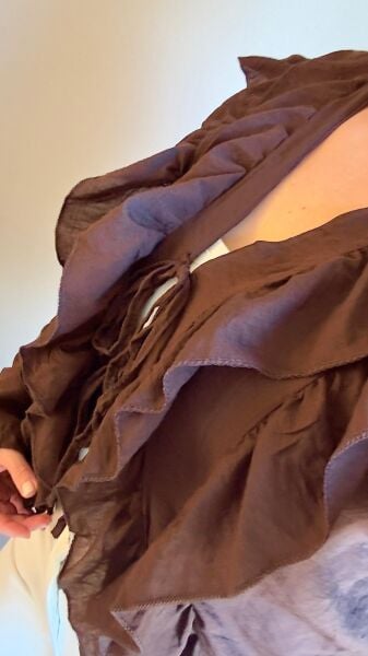 Önden Bağlamalı Fırfırlı Kadın Gömlek – Acı Kahve