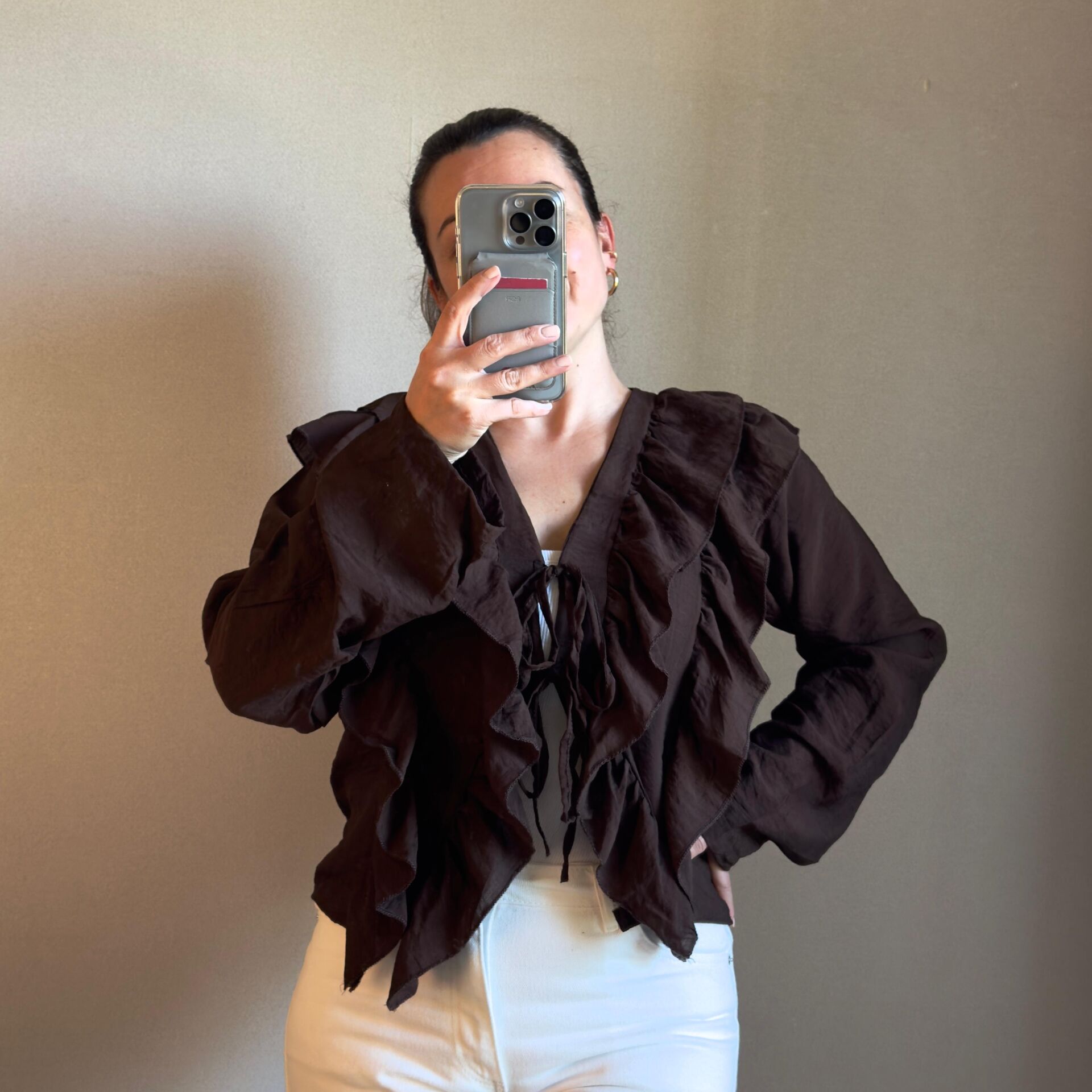 Önden Bağlamalı Fırfırlı Kadın Gömlek – Acı Kahve