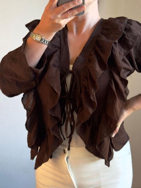 Önden Bağlamalı Fırfırlı Kadın Gömlek – Acı Kahve