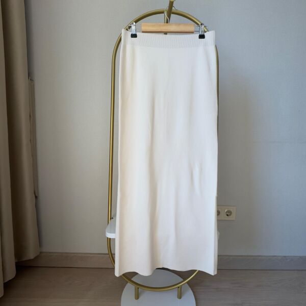 Krem Renkli Düğmeli Kolsuz Gömlek ve Etek Takımı