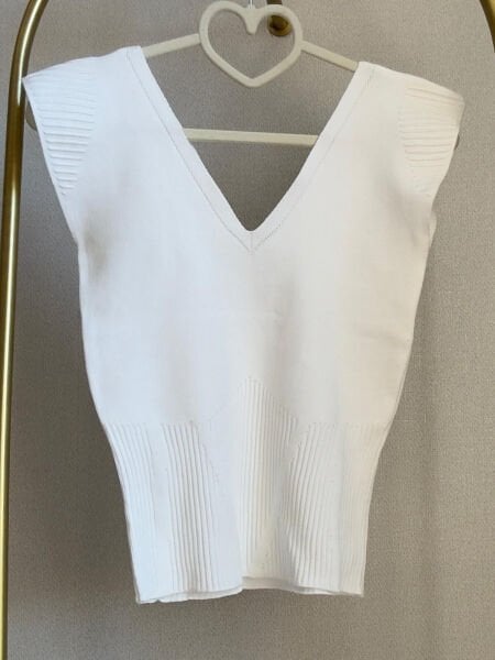 Beyaz V Yaka Triko Bluz