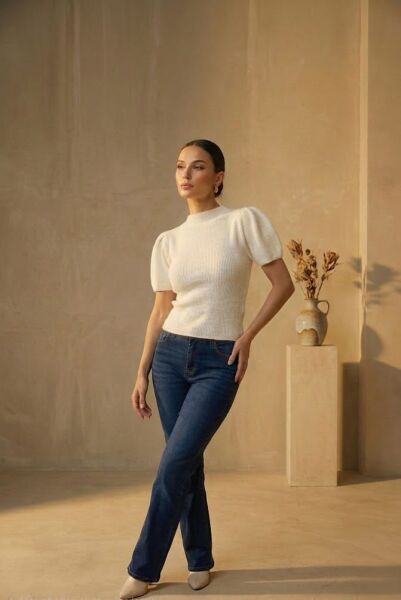 Beyaz Balon Kol Triko Kazak