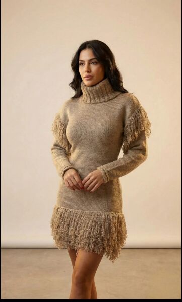 Püskül Detaylı Boğazlı Triko Mini Elbise