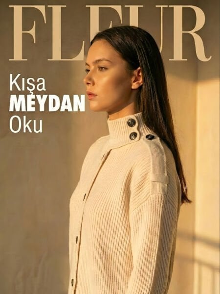 Krem Boğazlı  Kalın Kadın Triko Hırka