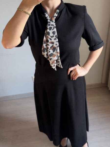 Fularlı Siyah Örme Midi Elbise