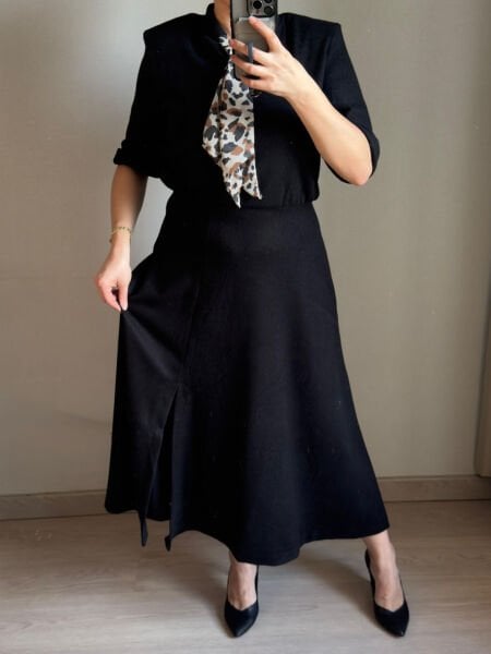 Fularlı Siyah Örme Midi Elbise