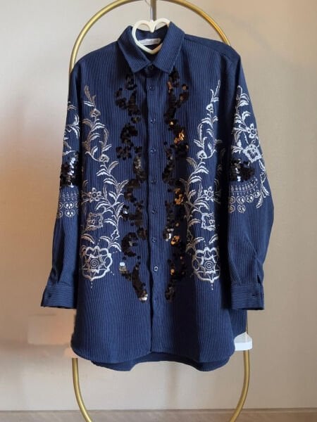 Kadife Mavi İşlemeli Gömlek