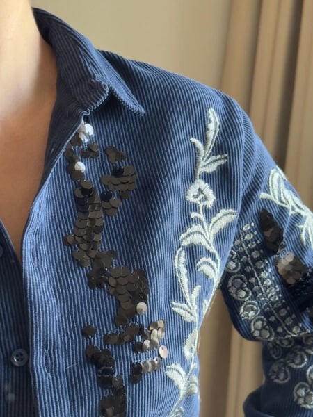 Kadife Mavi İşlemeli Gömlek