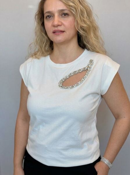 Damla Detaylı Taş İşlemeli Beyaz Tshirt
