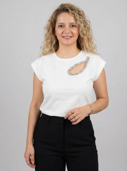 Damla Detaylı Taş İşlemeli Beyaz Tshirt